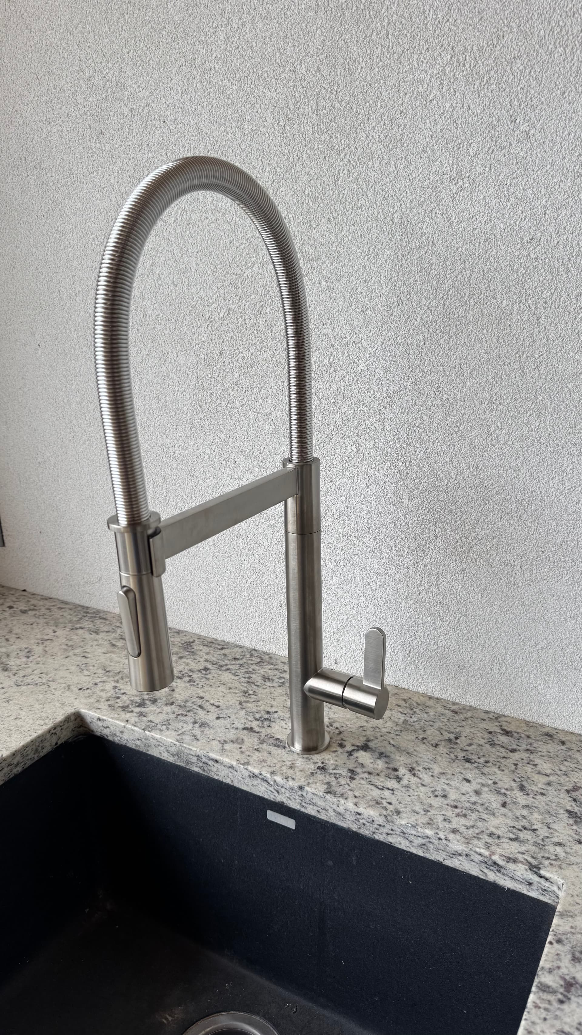 Leaky Outdoor Sink Faucet Replaced in New Braunfels image