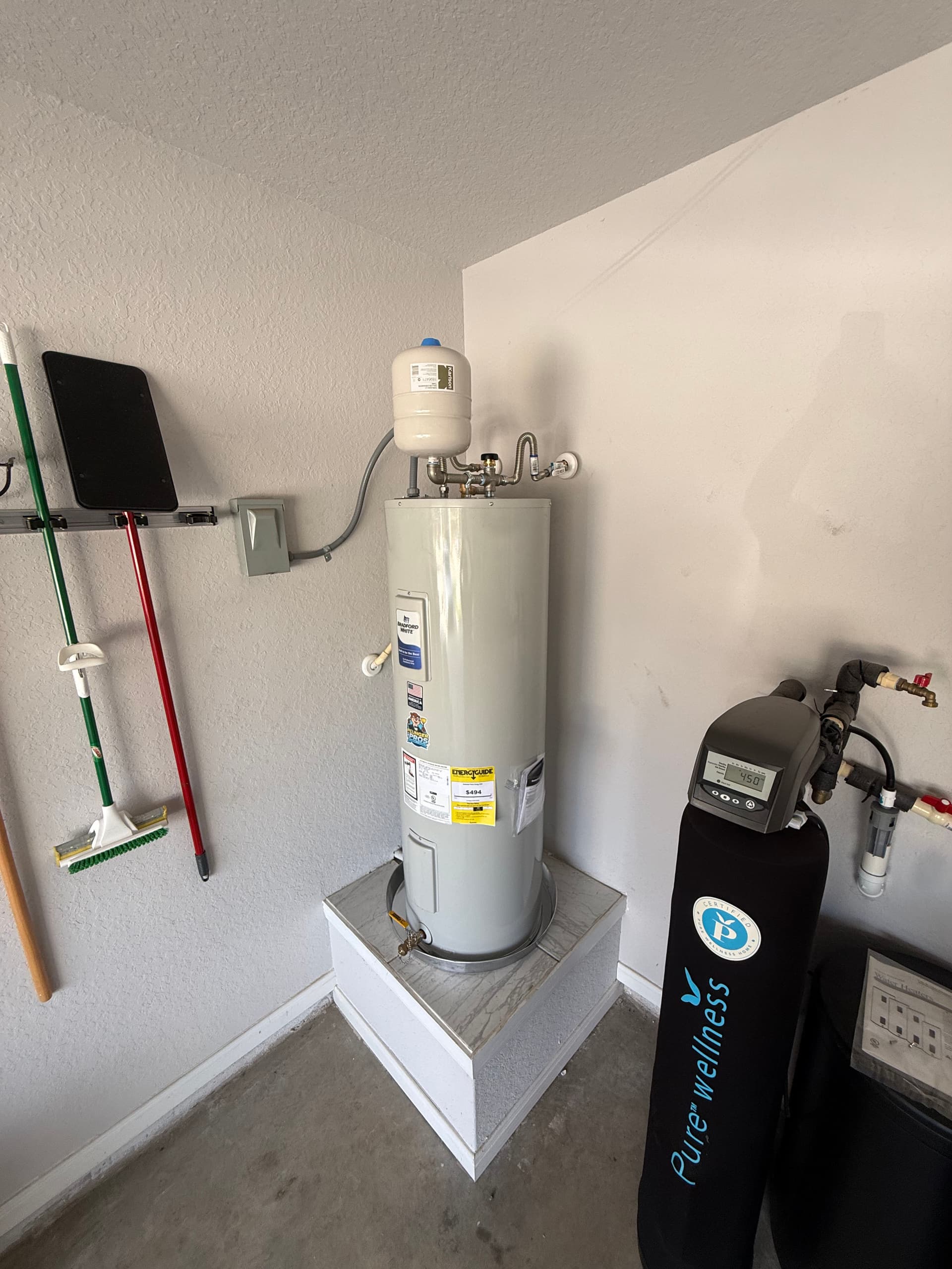 Leaking Water Heater Replaced in New Braunfels image
